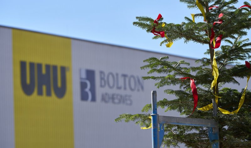 Chemie investiert in die Zukunft: Richtfest für neues UHU-Werk in Rheinmünster